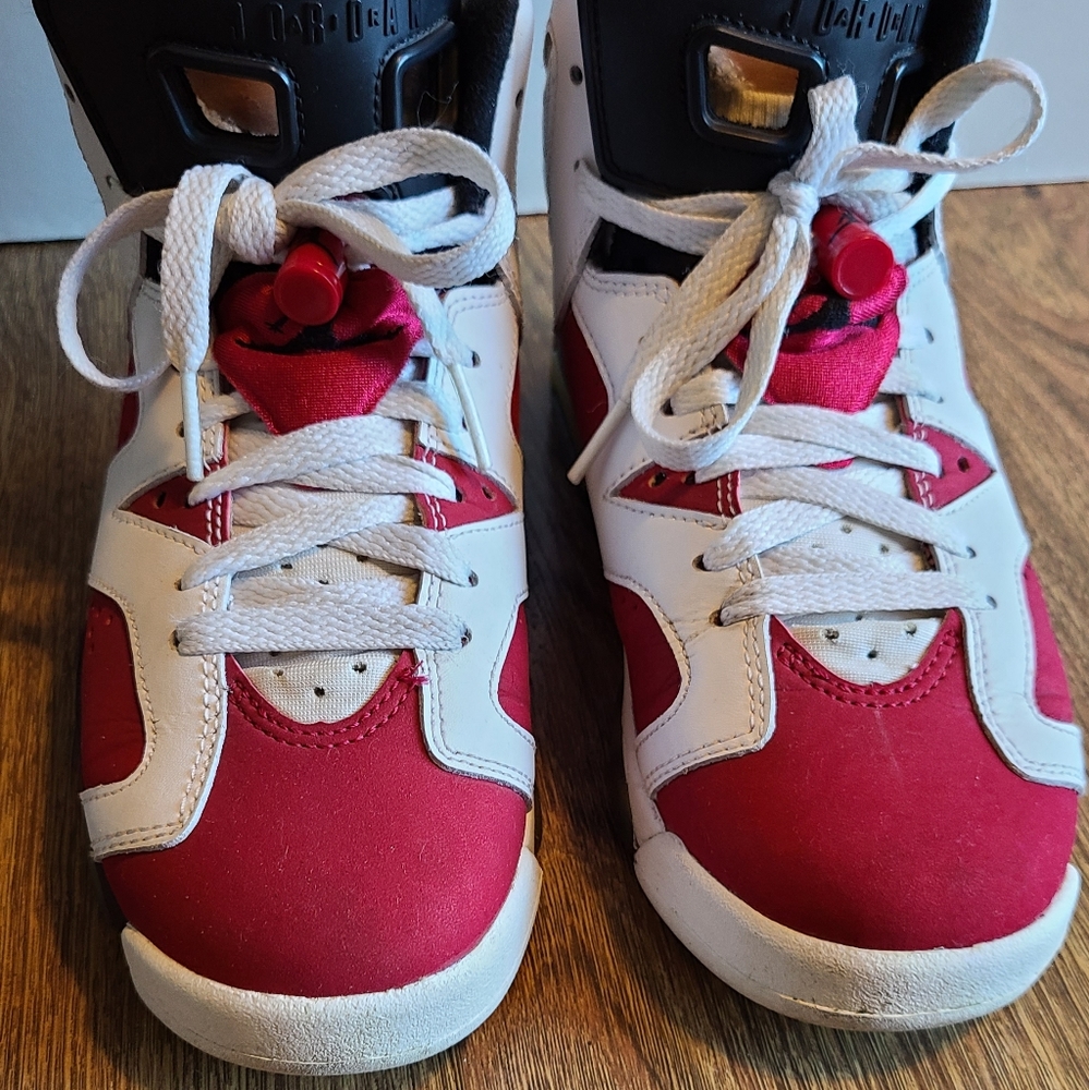 Like New Nike Jordan 6 Retro-Size 7